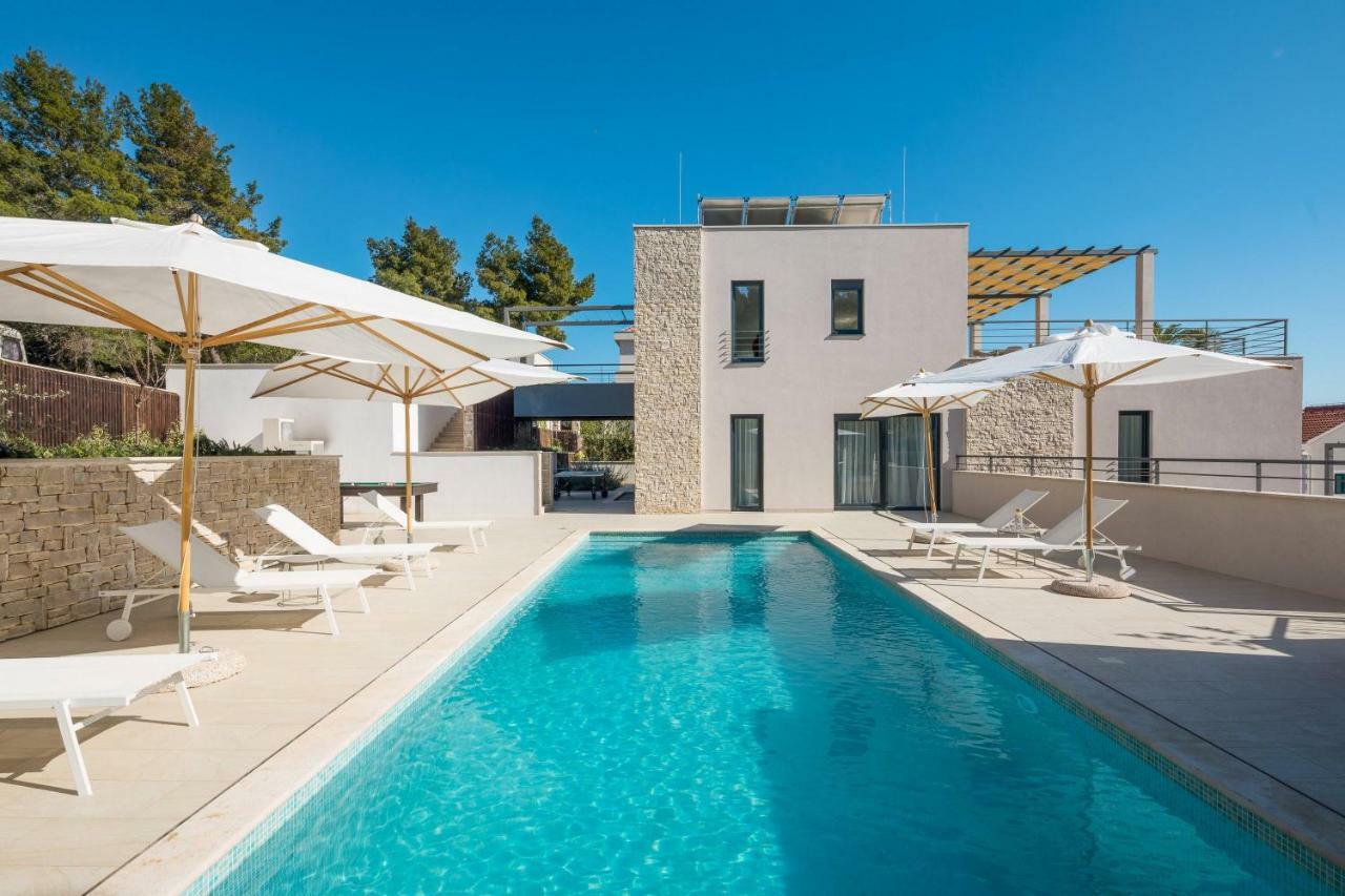 Luxury Villa Lucice View Milna  Exterior photo